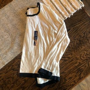 **FINAL PRICE** NWT Women’s Gap Split Back Sweater